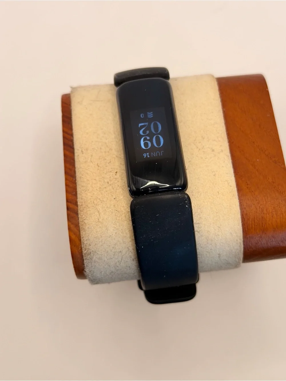 Fitbit Inspire 2, Full set, excellent, Charger included, Manuals,‎ Box